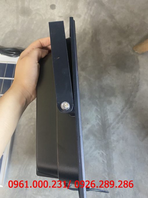 Đèn pha năng lượng mặt trời 300w